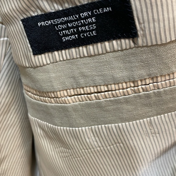 Jos. A. Bank Men’s Linen Blazer - Picture 8 of 10